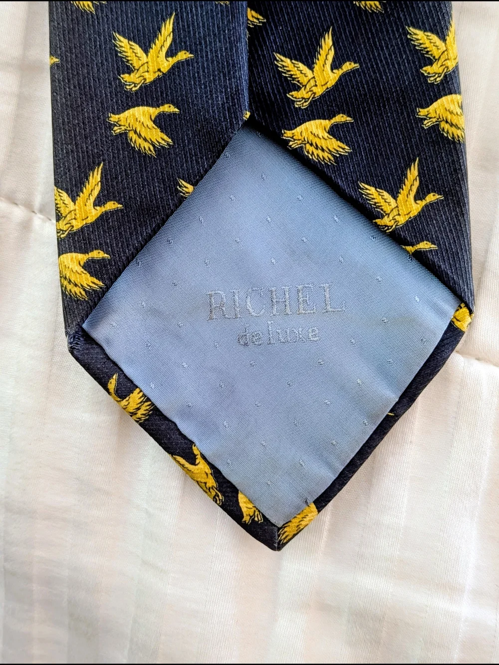 Richel deluxe, Navy Blue Tie with Yellow Bird Motif